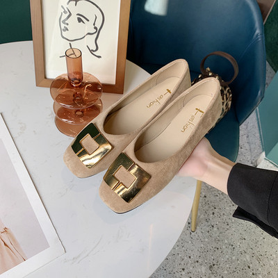 Öko velúrból készült alkalmi cipő fém csattal