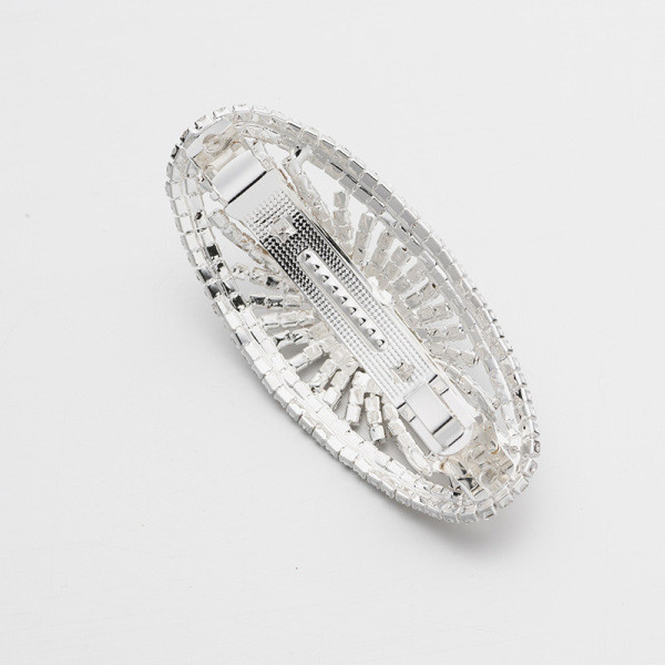 Elegantiškas plaukų segtukas su akmenukais