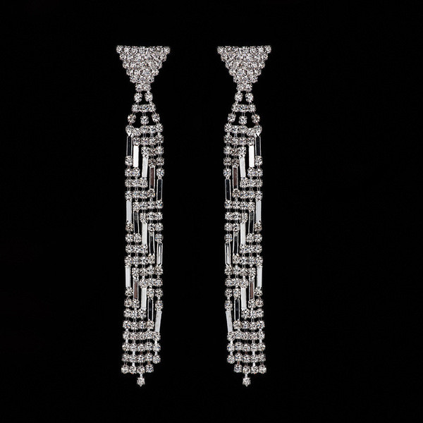 Säravate kivikestega elegantsed naiste rippuvad kõrvarõngad