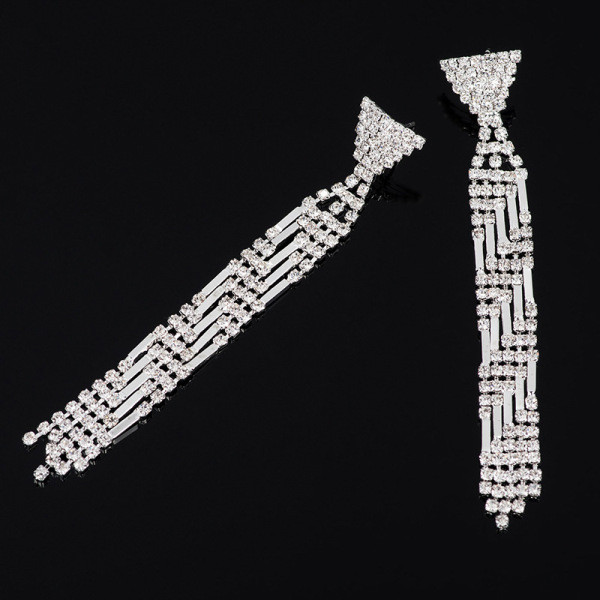 Säravate kivikestega elegantsed naiste rippuvad kõrvarõngad