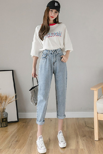 Kõrge vöökohani ulatuva mudeliga vabaaja naiste teksad