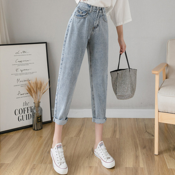 Kõrge vöökohani ulatuva mudeliga vabaaja naiste teksad