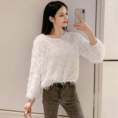 Μοντέρνα γυναικεία μπλούζα με στρογγυλή λαιμόκοψη και κρόσσια