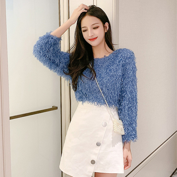 Μοντέρνα γυναικεία μπλούζα με στρογγυλή λαιμόκοψη και κρόσσια