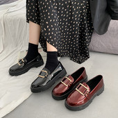 Metallist pandlaga kunstnahast vabaajajalatsid