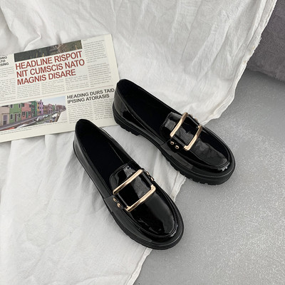 Metallist pandlaga kunstnahast vabaajajalatsid