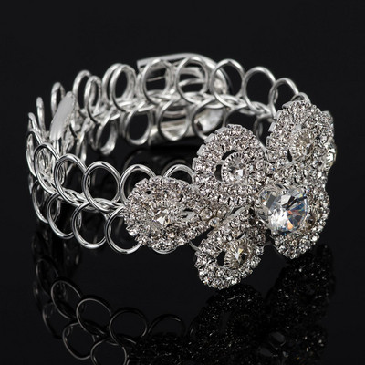 Stílusos női karkötő kövekkel