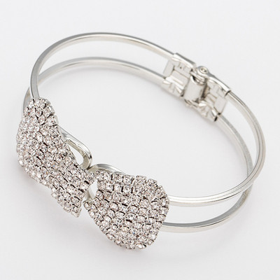 Elegantiška moteriška kaspino formos apyrankė