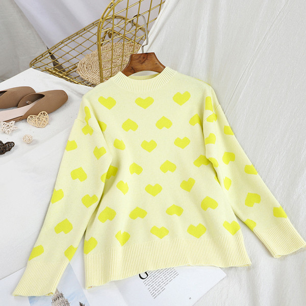 Modern női szívpulóver kerek nyakkivágással