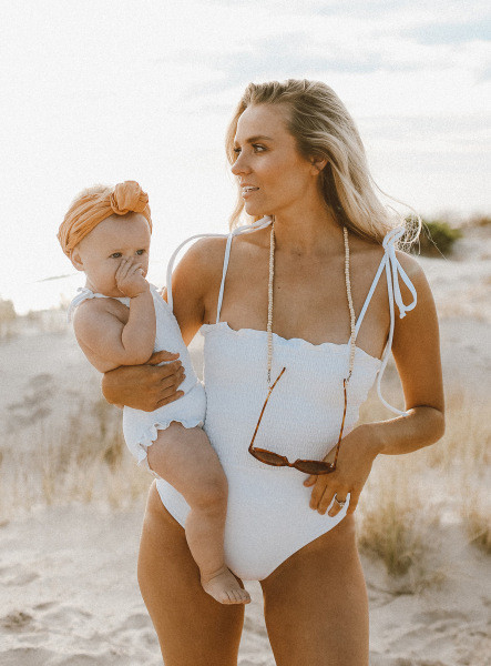 Elastne nööridega ujumistrikoo