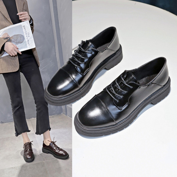 Дамски ежедневни обувки изчистен модел с връзки от еко кожа