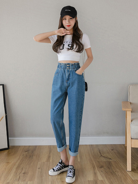 Modern női farmer gumírozott derékkal és gombokkal