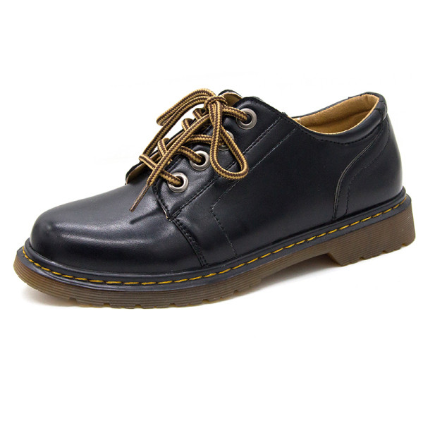 Naiste vabaajajalatsid kunstnahast paeltega - tavaline mudel