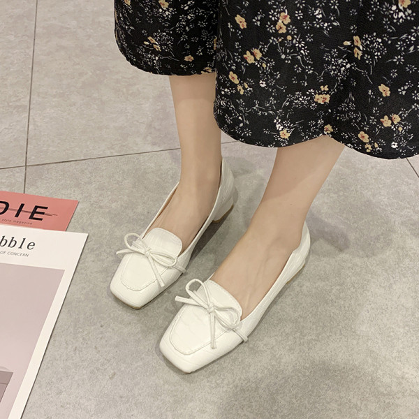 Ежедневни обувки с ниска подметка и панделка от еко кожа 