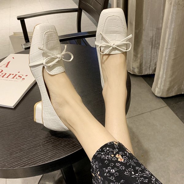 Ежедневни обувки с ниска подметка и панделка от еко кожа 