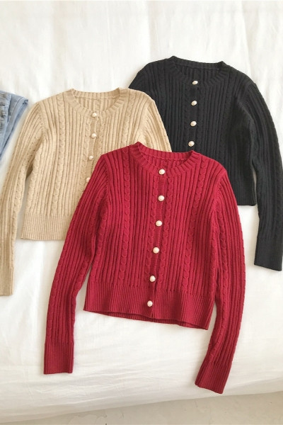 Moderan ženski prsluk u tri boje sa okruglim izrezom