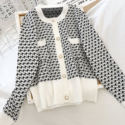 Стилна жилетка в три цвята и джобове