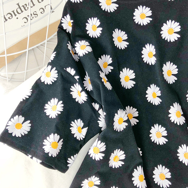 Καθημερινή γυναικεία μπλούζα φαρδύ μοντέλο με floral print