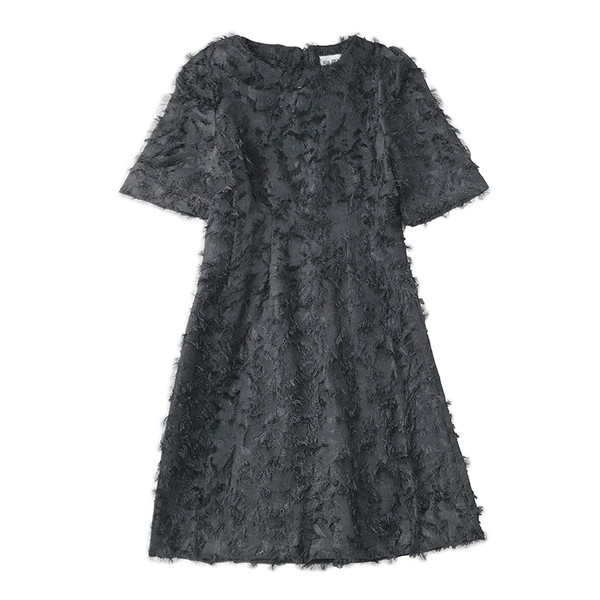 Női aktuális rövid ruha rövid ujjal és ovális nyakkivágással