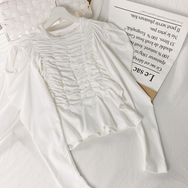 Μοντέρνα γυναικεία μπλούζα με οβάλ λαιμόκοψη και μακριά μανίκια