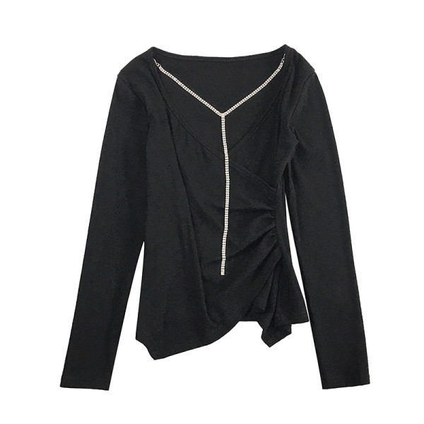 Γυναικεία casual μπλούζα με λαιμόκοψη και μεταλλικό στοιχείο