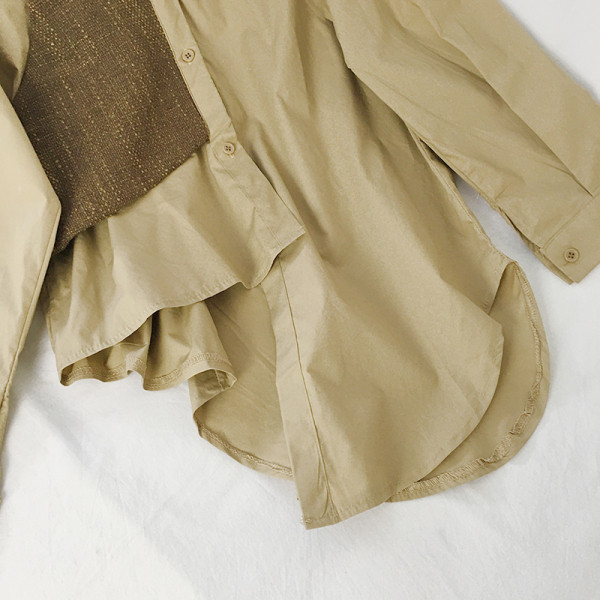 Aszimmetrikus női ing klasszikus gallérral és hosszú ujjal