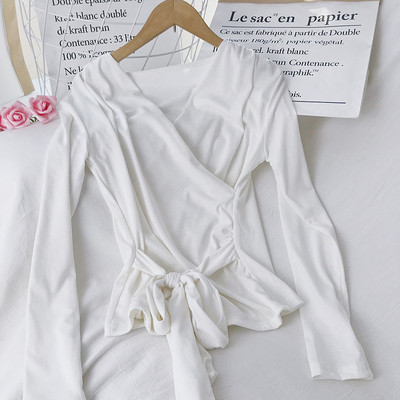 Γυναικεία μπλούζες με μακριά μανίκια και λαιμόκοψη