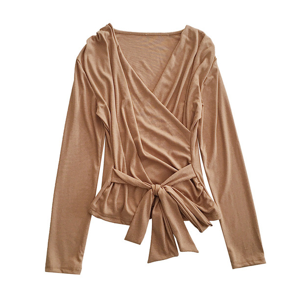 Γυναικεία μπλούζες με μακριά μανίκια και λαιμόκοψη