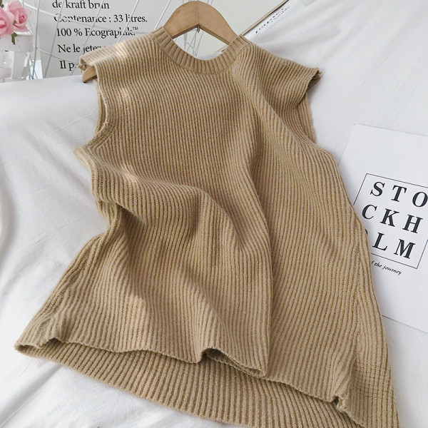 Široki model ženske zimske majice bez rukava s ovalnim izrezom