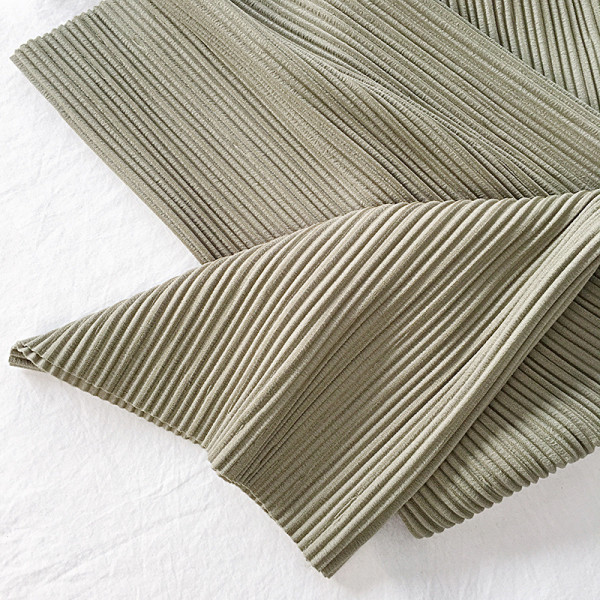 Aktuelne ženske plisirane hlače sa elastičnim strukom