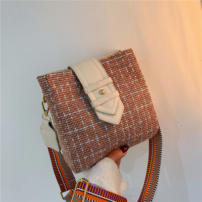 Vabaaja naiste kott luku ja laia õlasangaga