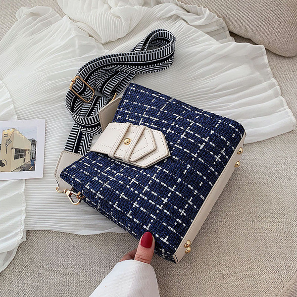 Vabaaja naiste kott luku ja laia õlasangaga