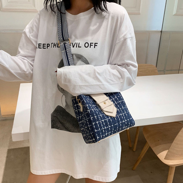 Vabaaja naiste kott luku ja laia õlasangaga