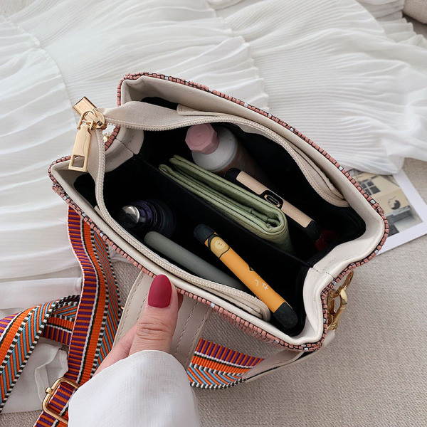 Vabaaja naiste kott luku ja laia õlasangaga