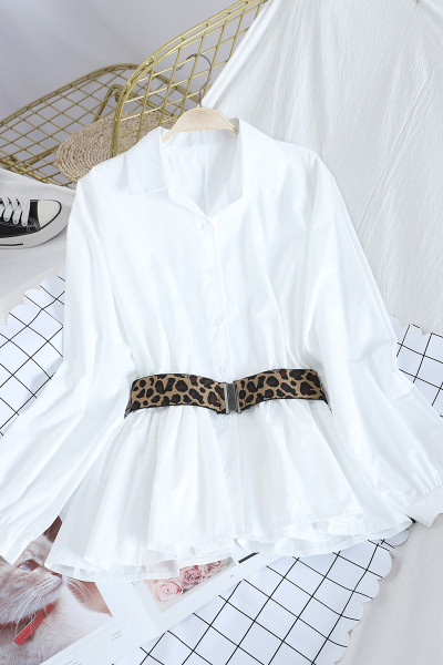 Modern női ing derekán övvel és klasszikus gallérral