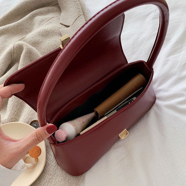 Ρετρό στυλ γυναικεία τσάντα ώμου με μεταλλικό κούμπωμα