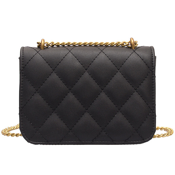 Малка дамска черна чанта с дълга дръжка за рамо 