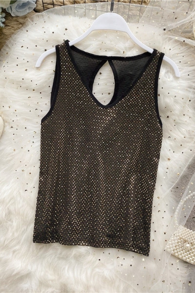 Модерен дамски потник с шпиц деколте и изрязани части