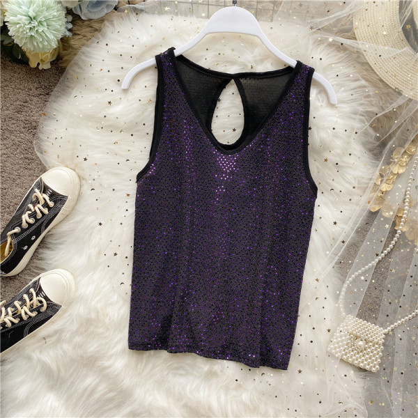 Модерен дамски потник с шпиц деколте и изрязани части