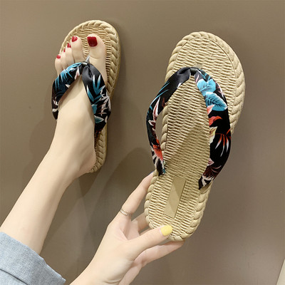 Värviliste rihmadega riidest rannasusside uus mudel