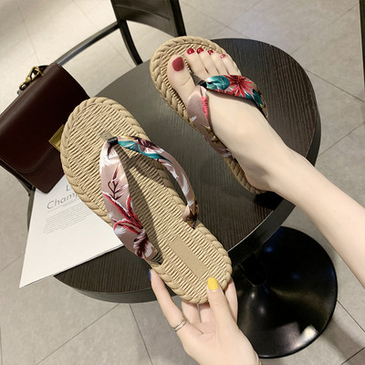 Värviliste rihmadega riidest rannasusside uus mudel