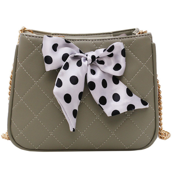 Lezser női bőr válltáska 3D pontozott szalag elemmel