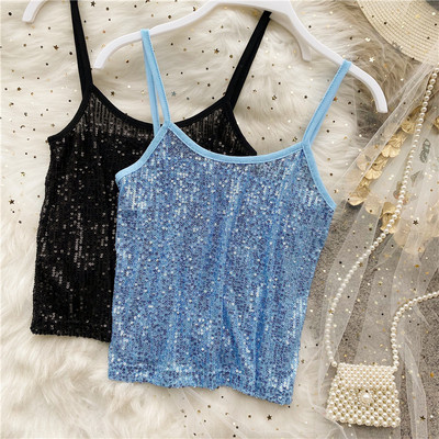 Női felső vékony pántokkal és flitterekkel