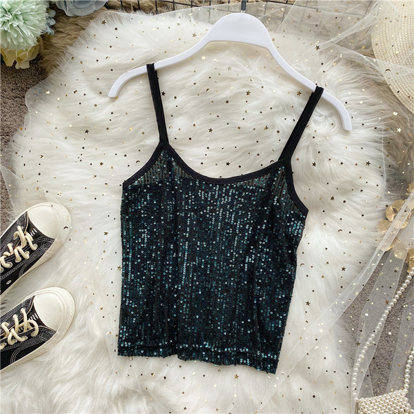 Női felső vékony pántokkal és flitterekkel