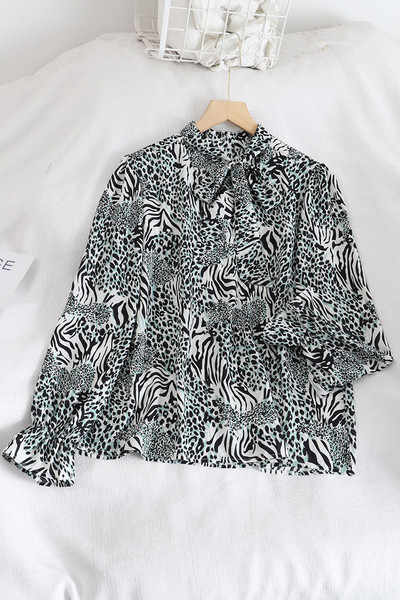 Дамска риза в ретро стил с животински десен и дълъг ръкав