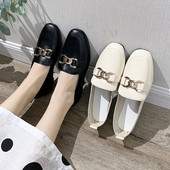 Γυναικεία casual eco δερμάτινα μοκασίνια με μεταλλικό στοιχείο