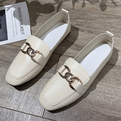 Γυναικεία casual eco δερμάτινα μοκασίνια με μεταλλικό στοιχείο