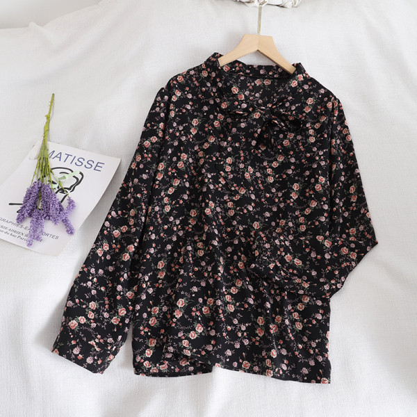 Modern női ing szalaggal és virágmintával retro stílusban