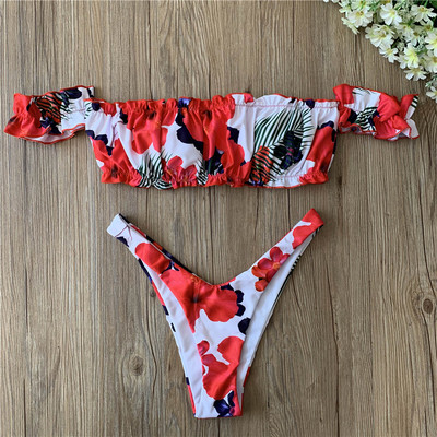Kétrészes fürdőruha virágmintával és felső gumival és pántokkal