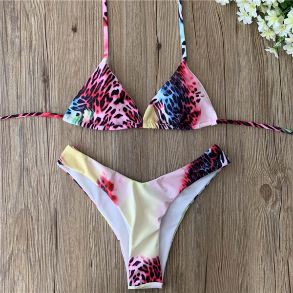 Многоцветен бански костюм с животински десен и триъгълно горнище